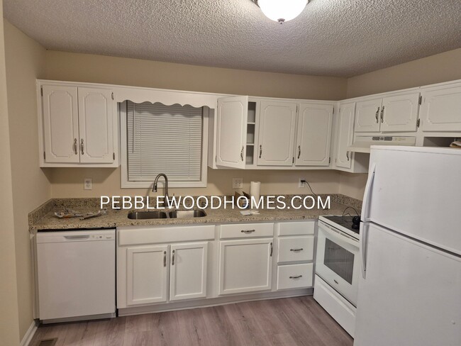 Cocina fresca y limpia - 2599 Candler Way SW