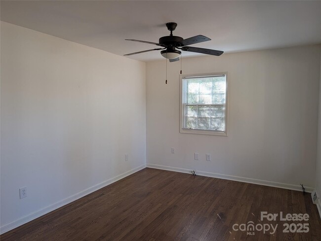 Photo - 20114 Washam St