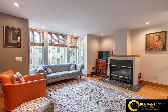 Photo - 54 Trowbridge St