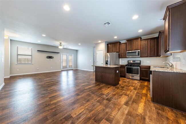 Photo - 368 Wapiti Rd