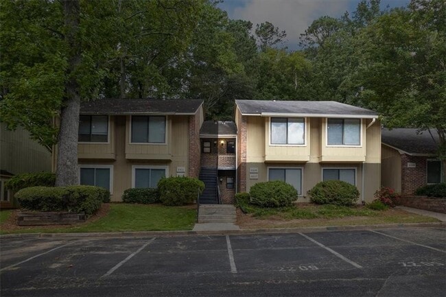 Photo - 2205 Surrey Ct