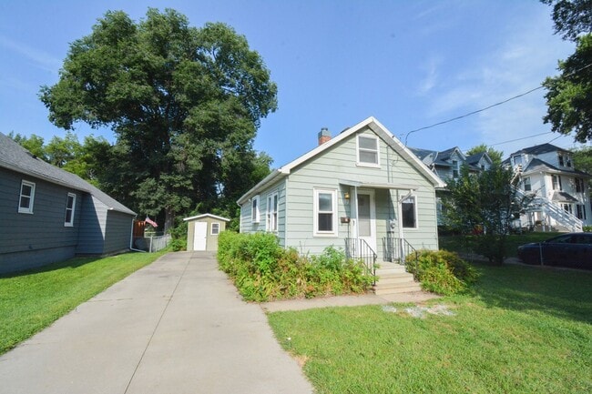 Building Photo - 1 Bed, 1 Bath Home for Rent – Near Mayo Cl...
