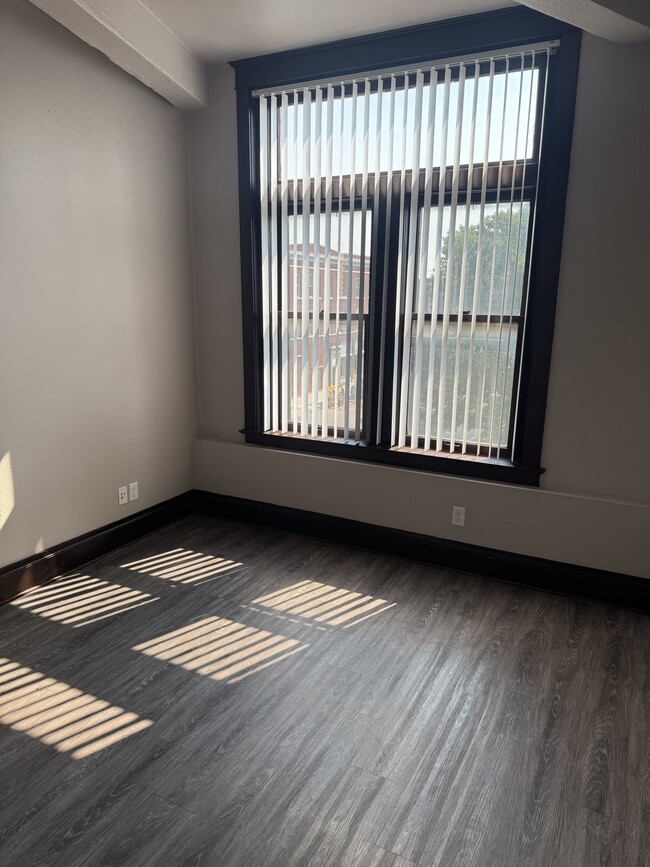 Photo - Western Building Unit 306