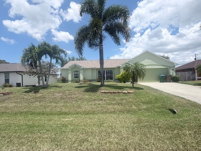 Building Photo - SW Area - Move in Ready, off Chiquita Blvd