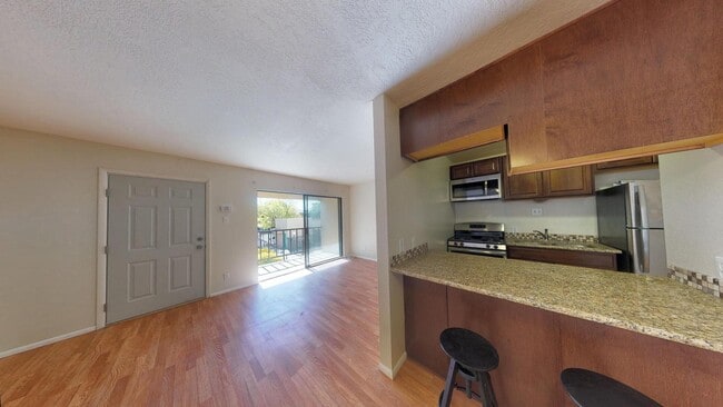 Photo - 1025 Valencia Dr SE Unit Apt 10