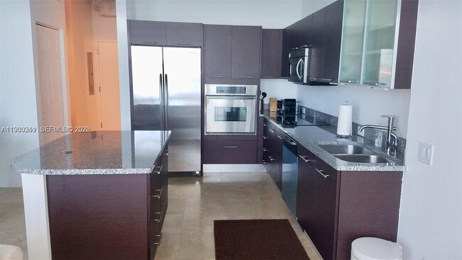 Building Photo - 3029 NE 188th St Unit 303