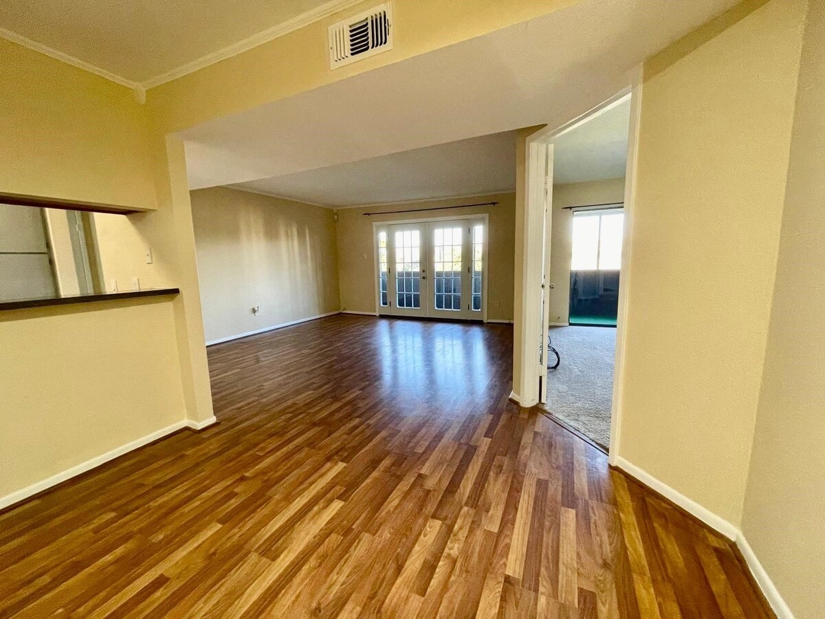 Photo - 3055 Walnut Bend Ln Unidad 36