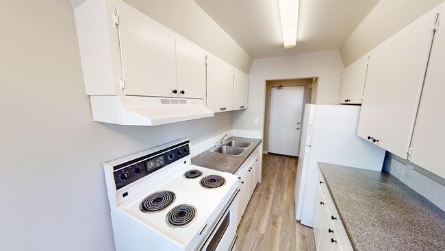 Photo - 9932-9105 105 Ave Unit 105