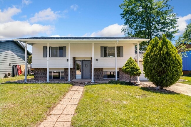 Photo - 4 bedroom house close to CSU
