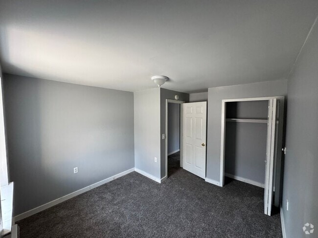 Building Photo - 663 2nd Ave Rental