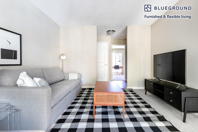 877 Heatherstone Way Unit SI FL2-ID442