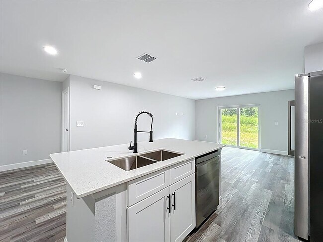 Photo - 527 Marion Oaks Ln