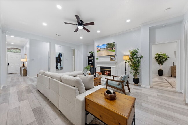 Photo - 4835 Crown Dr