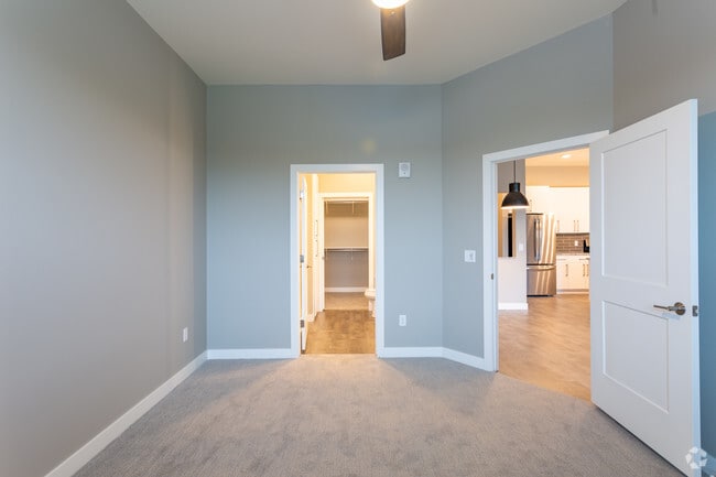 2BR, 2BA - C1