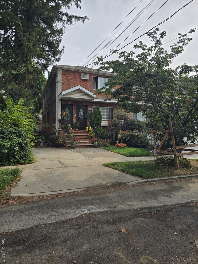 Building Photo - 137-19 Southgate St