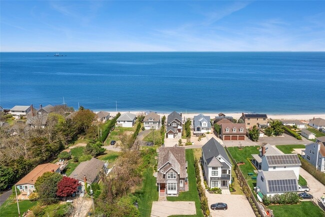 Photo - 938 Sound Shore Rd House