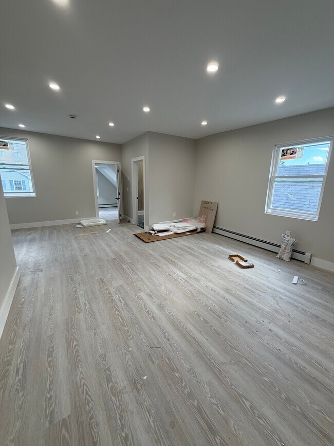 27 N Burnett St Unit 3