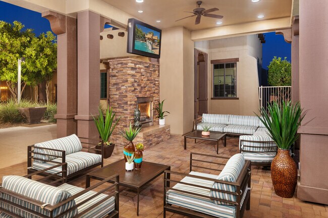 Las Colinas At Black Canyon
