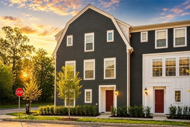 Building Photo - 701 Halcyon Ln