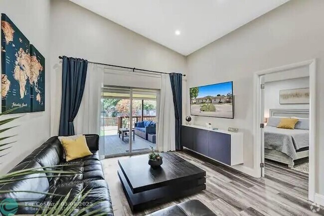Building Photo - 2411 SW 58th Manor Rental