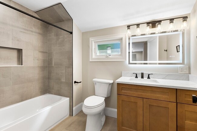 Photo - 31 Woodale Ave Unit 3