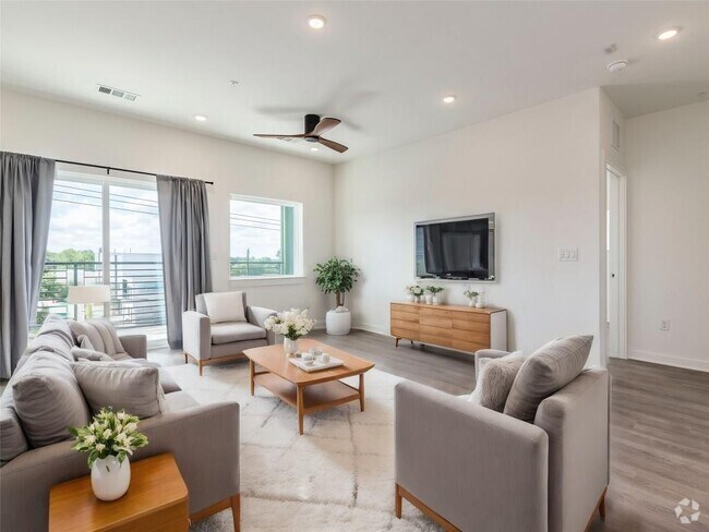 Building Photo - 4802 S Congress Ave Unit 310 Rental