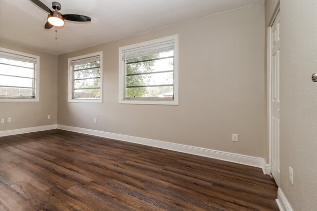 Photo - 4459 Springwood Rd