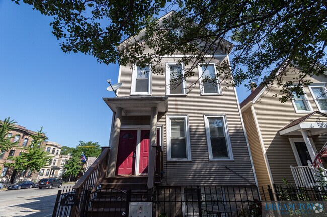 Building Photo - 1148 W Addison St Unit 2 Rental