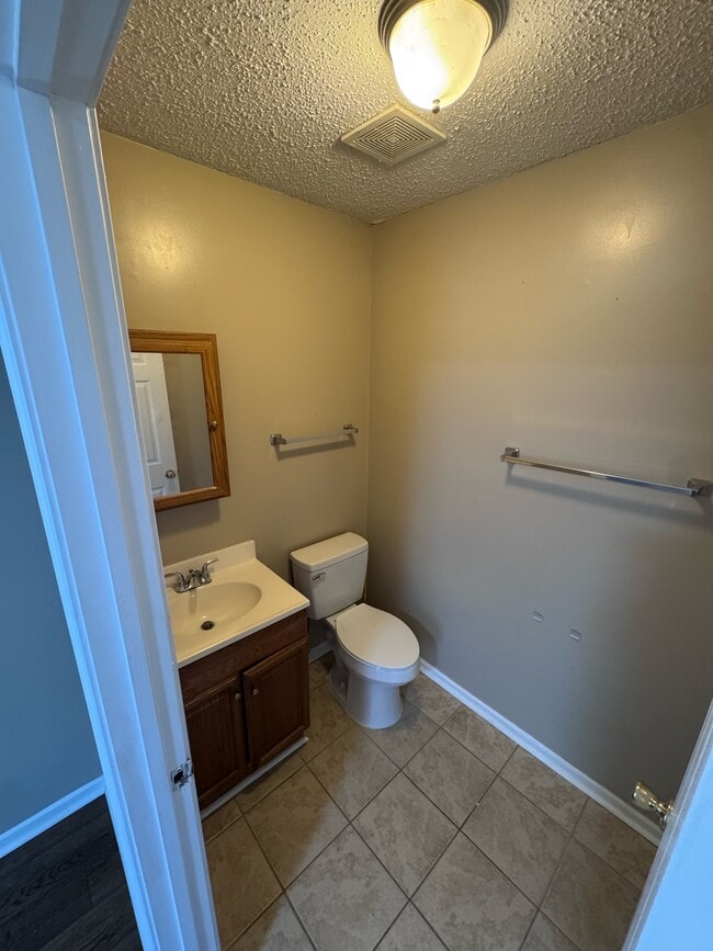 Photo - 112 Ashcroft Dr