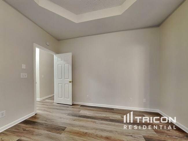 Photo - 140 Carl Barrett Dr