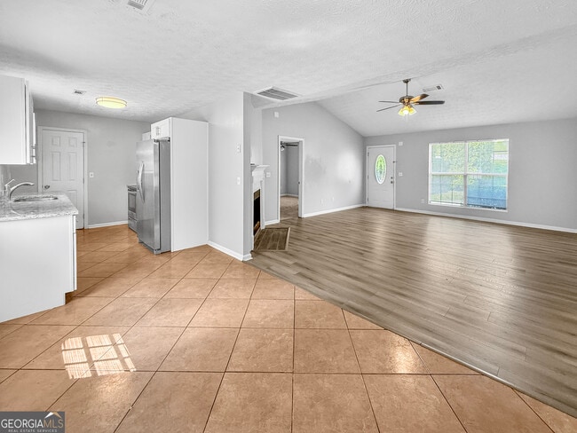 Photo - 6463 Heritage Run