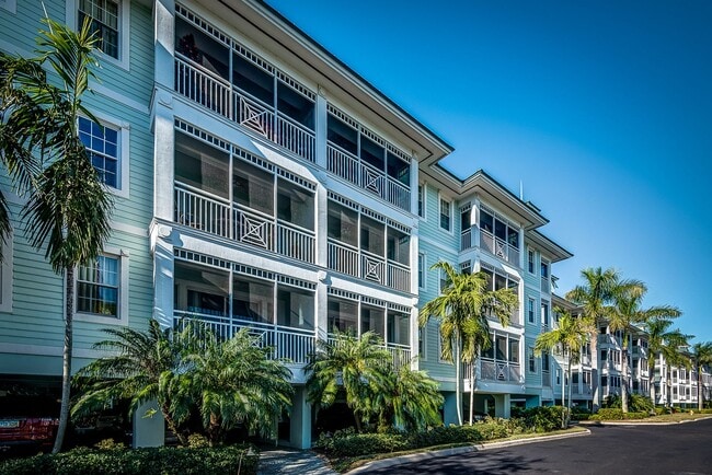 Photo - WALKING DISTANCE TO SUNSEEKER RESORT AND P...