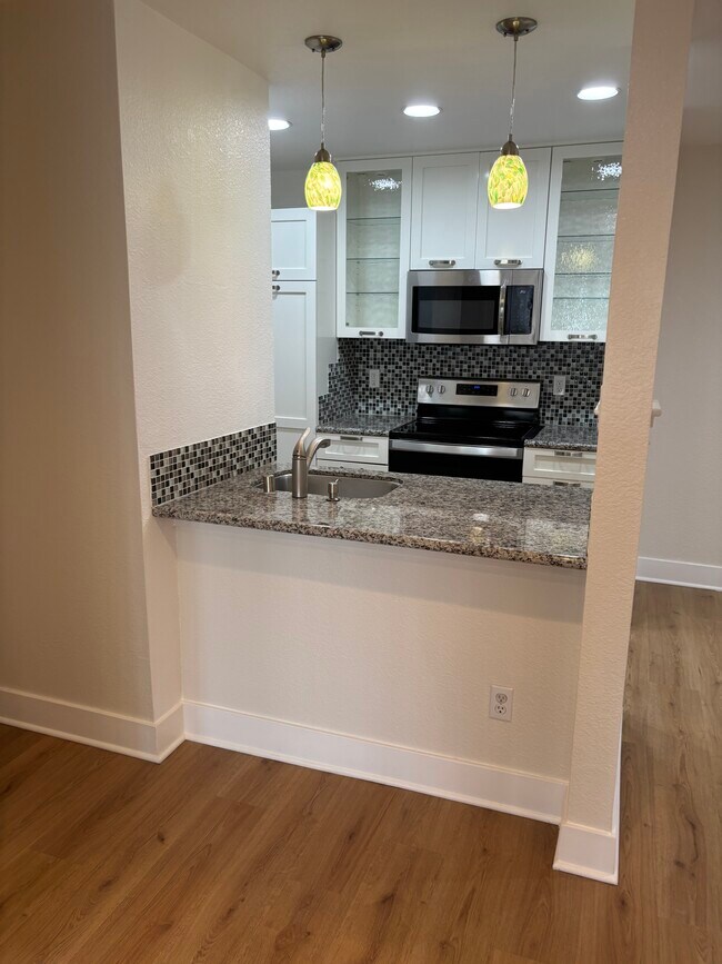 Photo - 3183 Wayside Plz Unit 105