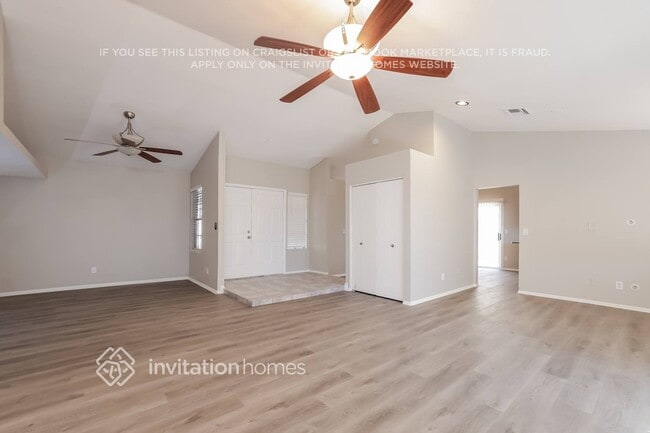 Photo - 907 W Ross Ave