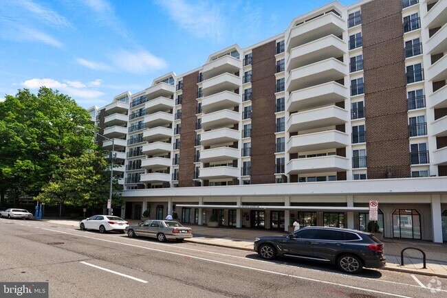 Building Photo - 700 7th St SW Unit 715 Rental