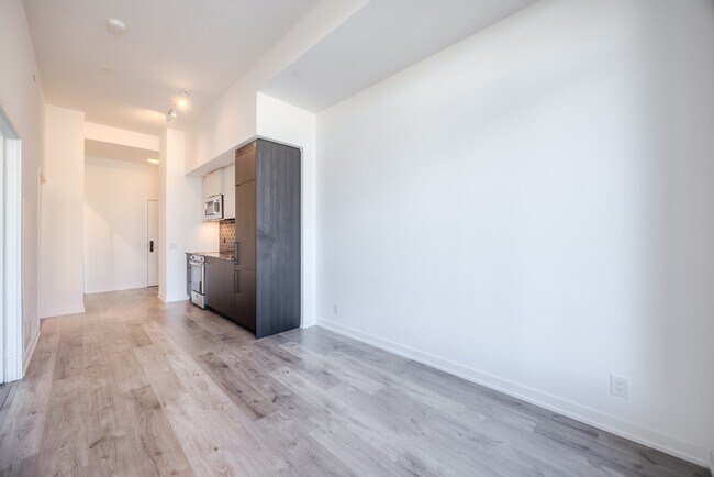 Photo - 285 Dufferin St Unit 512