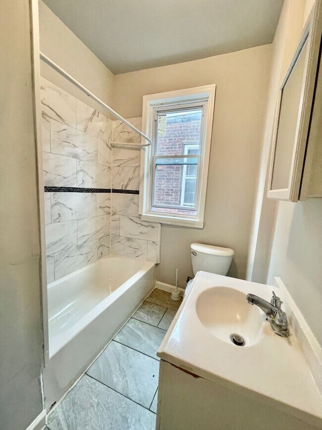 Photo - 1538 S 55th St Unidad 2R