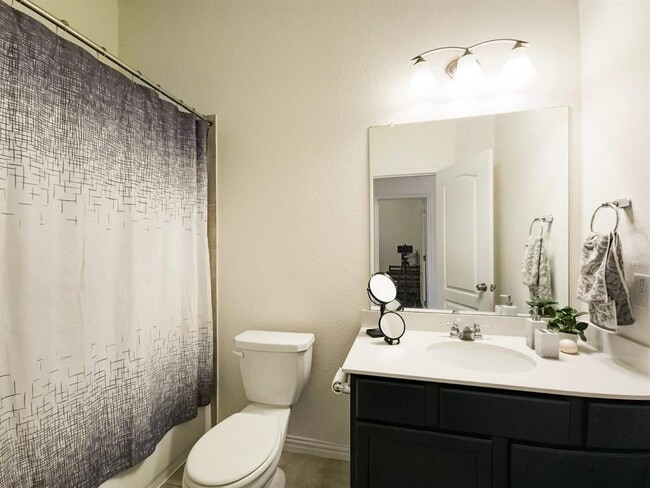 Photo - 627 Pheasant Hill Ln