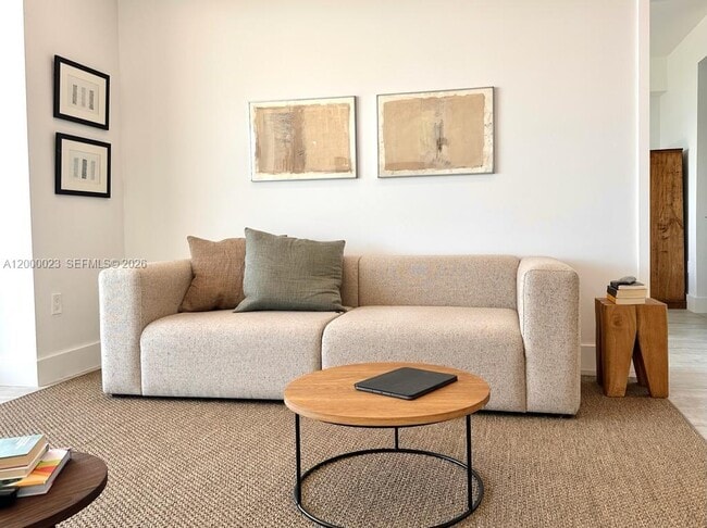 Photo - 488 NE 18th St Unidad 606