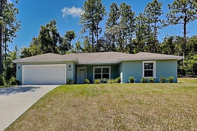 Building Photo - 7961 N Primrose Dr