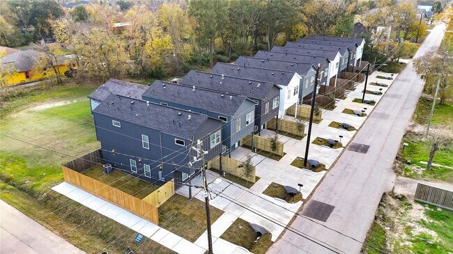 Photo - 1203 Dewalt St