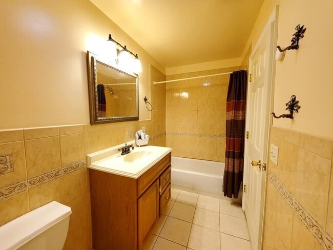 Photo - 27 Jewett Ave Unidad 2