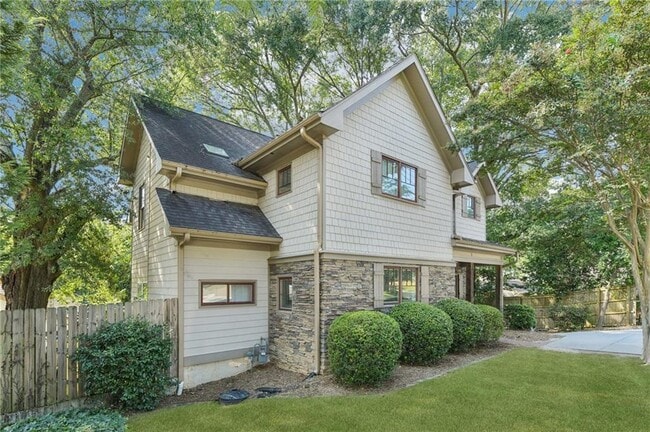 Photo - 1399 N Druid Hills Rd