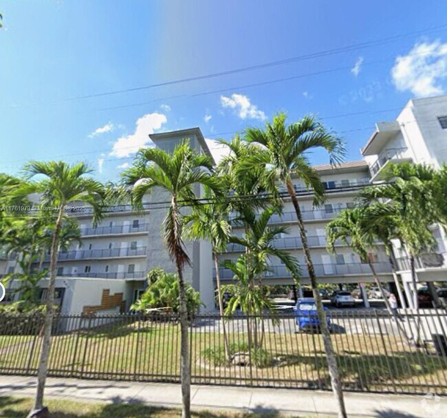 Building Photo - 900 SW 84th Ave Unit 302C Rental