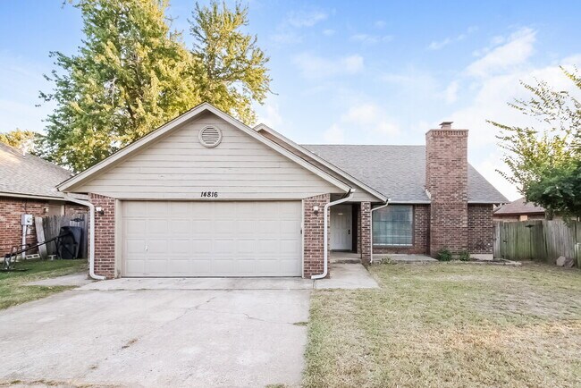 Photo - 14816 12 Oaks Dr House