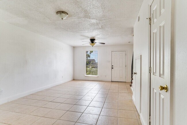 Photo - 10821 Roger Dr Unit A