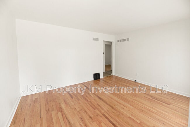Photo - 135 St Maurice Ln