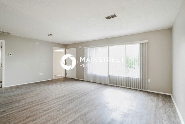 Photo - 3 Bedroom Pet-Friendly Home in Spring Hill, FL with Main Street Renewal