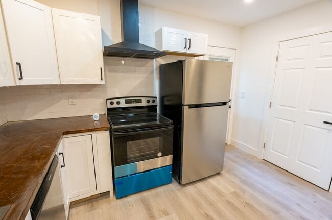 Photo - 3822 Bakers Ferry Rd SW