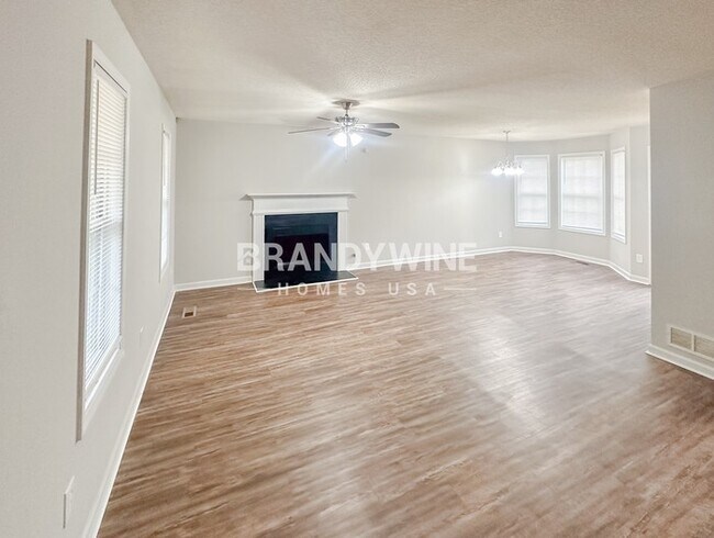 Photo - 700 Newport Dr